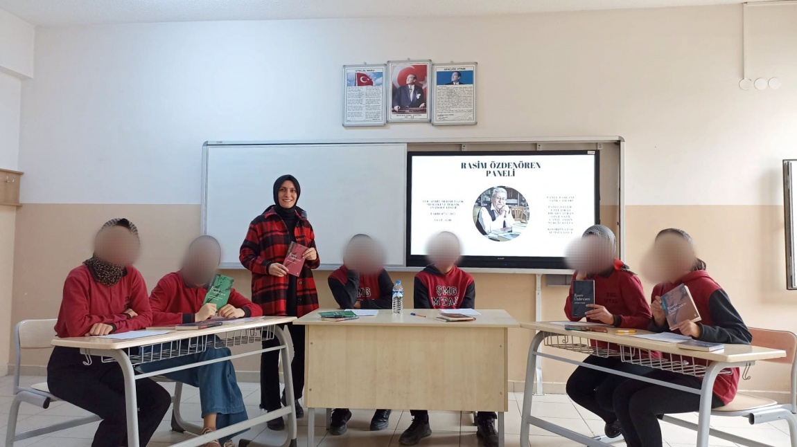 Okulumuz 10.sınıf öğrencileriyle Erzurum Kitap Akademi kapsamında 07.12.2022 tarihinde öğretmenimiz Şemsi YAZICI koordinatörlüğünde 